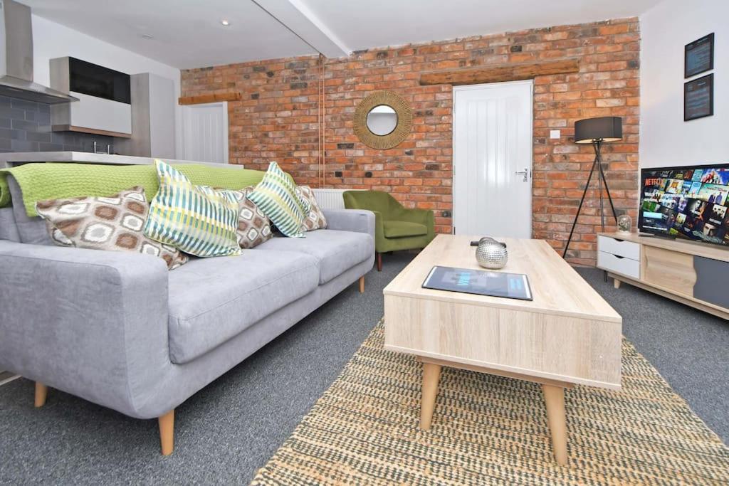 Lyndale House - By Sigma Stays Crewe Zewnętrze zdjęcie